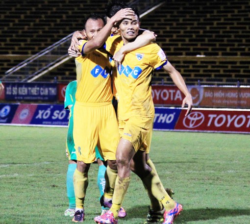 FLC Thanh Hóa chưa vững ngôi đầu