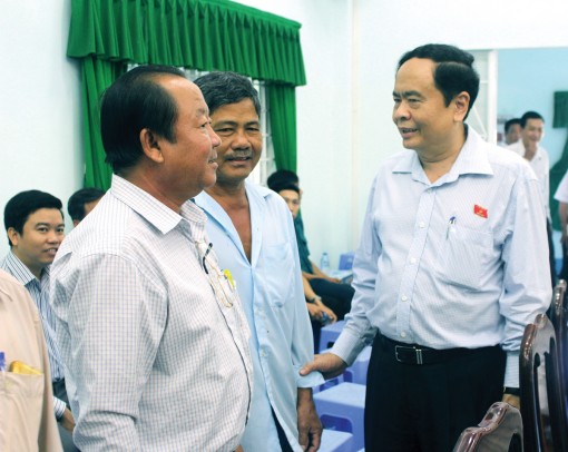 Quan tâm hỗ trợ sản xuất, nâng cao đời sống nông dân