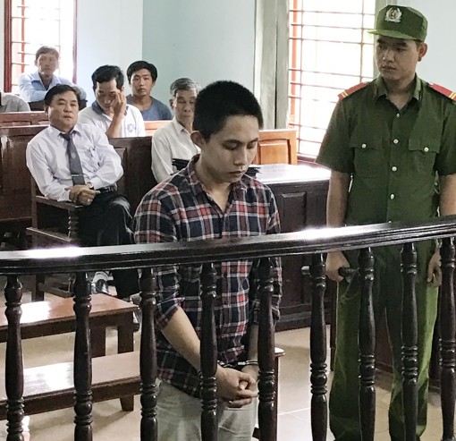 Trả giá phút giây nông nổi