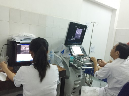 Sử dụng thử nghiệm máy siêu âm đàn hồi