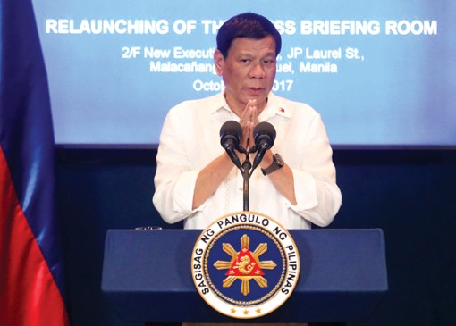 Tổng thống Philippines dọa trục xuất các đại sứ EU