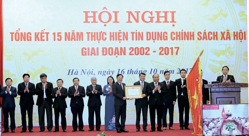Thủ tướng Nguyễn Xuân Phúc:

Nâng cao chất lượng các chương trình

tín dụng chính sách