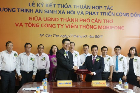 MobiFone trao tặng 1 tỉ đồng, xây dựng 31 căn nhà Đại đoàn kết ở huyện Thới Lai