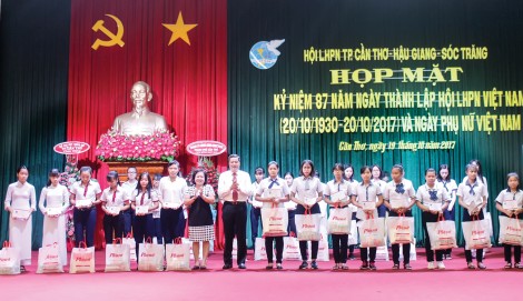 Nhiều hoạt động kỷ niệm Ngày Phụ nữ Việt Nam 20-10