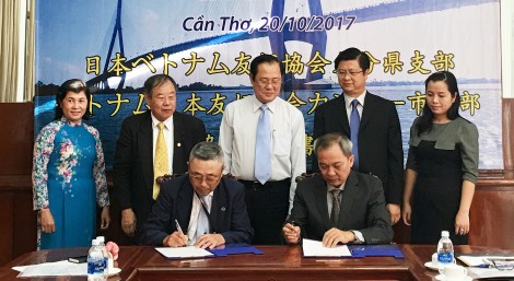 Ký kết biên bản ghi nhớ hợp tác giữa Hội Hữu nghị Nhật Bản - Việt Nam chi hội tỉnh Oita và Hội Hữu nghị Việt Nam - Nhật Bản TP Cần Thơ