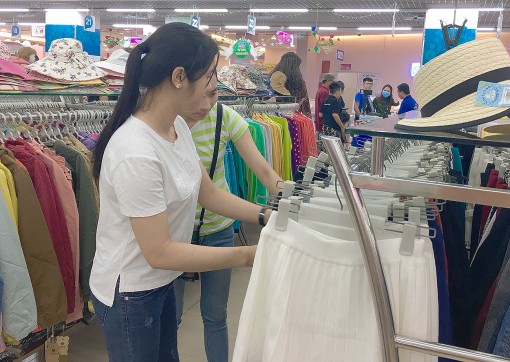 Chuyển mùa với thời trang