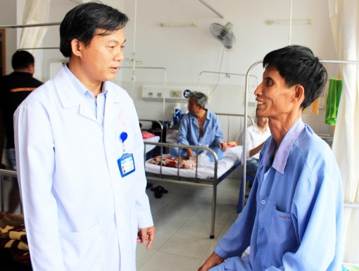 Ứng dụng trang thiết bị hiện đại điều trị sỏi mật trong gan và sót sỏi sau mổ