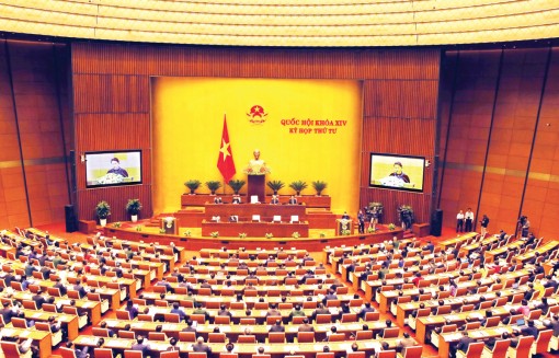 Quốc hội thảo luận và quyết định nhiều vấn đề quan trọng