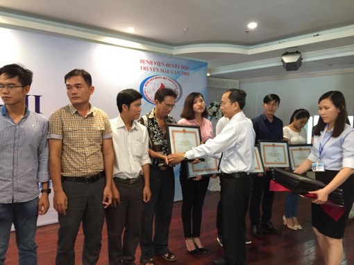 Sẻ chia giọt máu hiếm