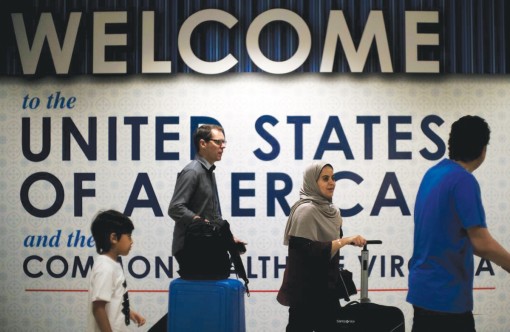 Mỹ hoãn tiếp nhận người tị nạn thuộc 11 quốc gia