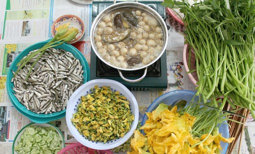 Lẩu mắm cá linh