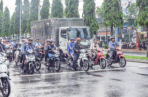 Điểm mù xe tải - nguy hiểm khôn lường