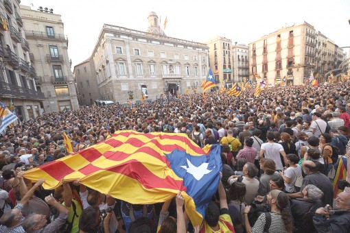 Nhiều nước đứng về phía Tây Ban Nha