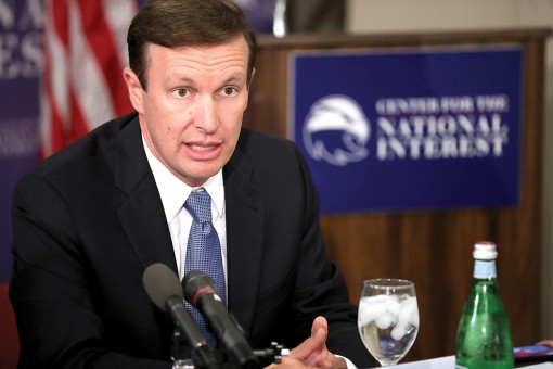 Phe Dân chủ tìm cách ngăn ông Trump tấn công Triều Tiên