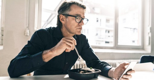 Ăn một mình không tốt cho sức khỏe