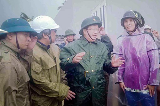 Khắc phục thiệt hại bão số 12:

Tập trung lực lượng, phương tiện để tìm kiếm người mất tích, cứu chữa người bị thương