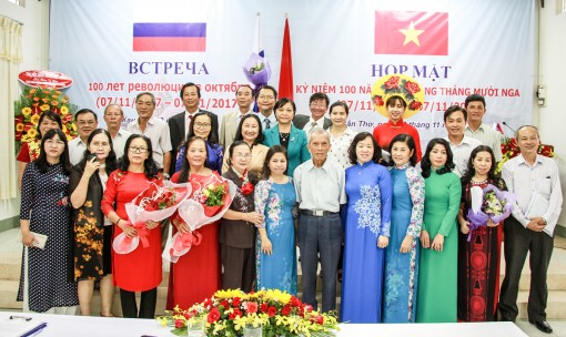 Tình hữu nghị bền chặt