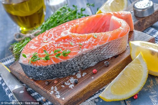 Mẹ ăn cá béo, con giao tiếp tốt