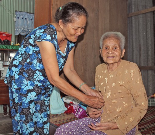 Những người con hiếu thảo<br>

Bài 1: Công ơn cha mẹ trọn đời khắc ghi