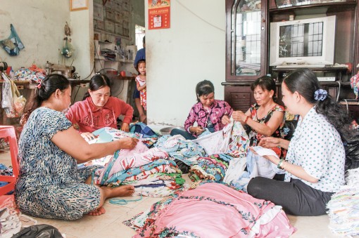 Phận “tầm gửi”