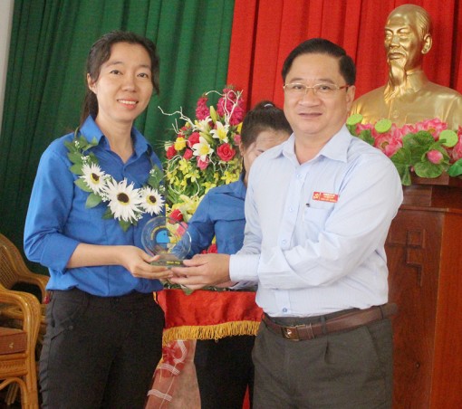 Những người con hiếu thảo<br>Bài 2: Chữ hiếu làm đầu