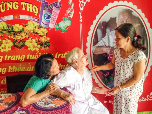 Bất chấp nguy hiểm, quyết giúp đỡ cách mạng