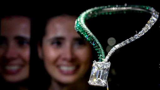 Viên kim cương lớn nhất thế giới có giá kỷ lục