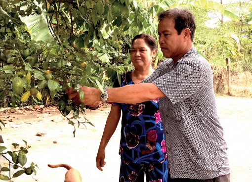Muộn phiền để bên ngoài cánh cửa...