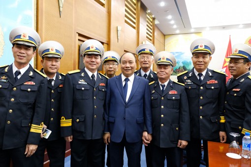 Thủ tướng gặp mặt đoàn đại biểu cựu chiến binh tàu Không số