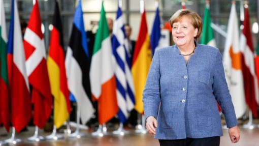 Bà Merkel thoát hiểm!