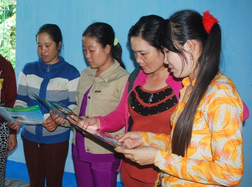 Vận động cán bộ, hội viên phụ nữ tham gia đảm bảo trật tự an toàn giao thông