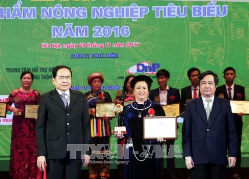 Tôn vinh 157 sản phẩm nông nghiệp tiêu biểu năm 2016