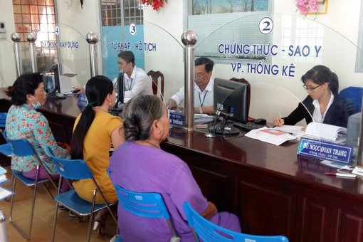 Xây dựng nền hành chính công dân chủ, minh bạch