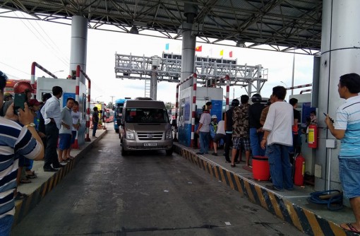 BOT Cai Lậy: Tài xế phản đối không mua vé