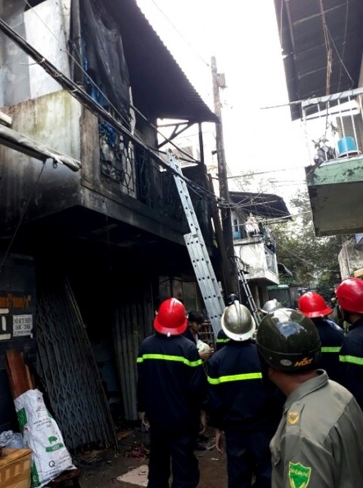 Cháy nhà lúc sáng sớm, 3 người tử vong