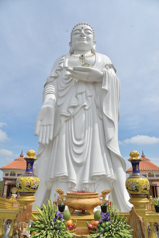 Ngôi chùa có tượng Phật khổng lồ