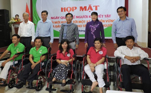 Giám đốc trẻ tình nguyện vì cộng đồng