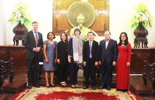 Lãnh đạo thành phố tiếp Phó Chủ tịch phụ trách 
lĩnh vực Phát triển bền vững của WB