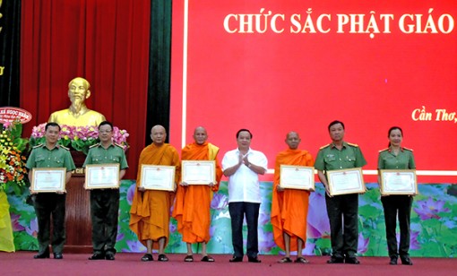 Đồng bào phật giáo tích cực tham gia bảo đảm an ninh trật tự