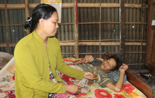 Xót lòng cảnh nhà khốn khó