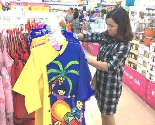 Sắm áo dài diện Tết