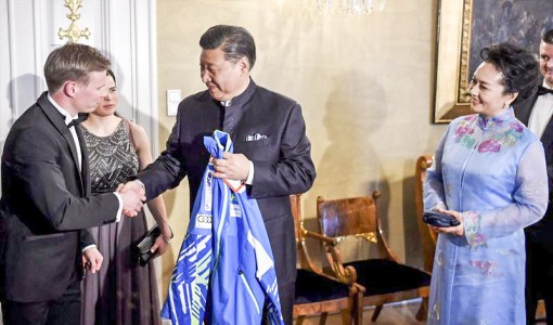 Trung Quốc kéo cáp ngầm qua Bắc Cực