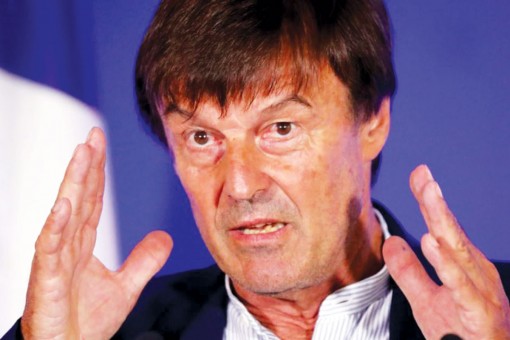 Sở hữu nhiều xe hơi, Bộ trưởng Môi trường Pháp hứng chỉ trích