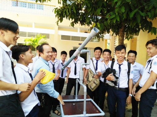 Quan tâm lương và học phí
