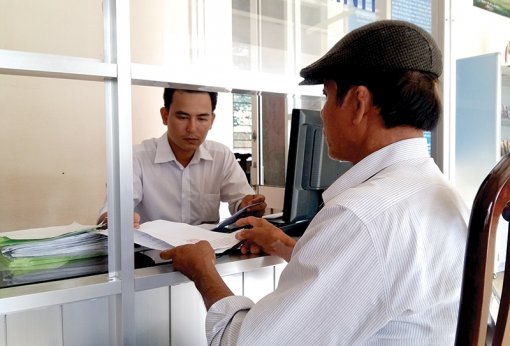 Xây dựng nền hành chính công dân chủ, minh bạch