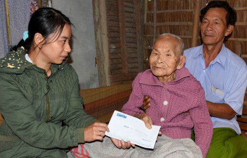 Hỗ trợ “Hai người già cô đơn, vất vả mưu sinh”