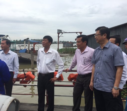 Kiên quyết không để người dân trú ẩn trên tàu thuyền, bè nuôi cá khi bão số 16 đổ bộ vào đất liến