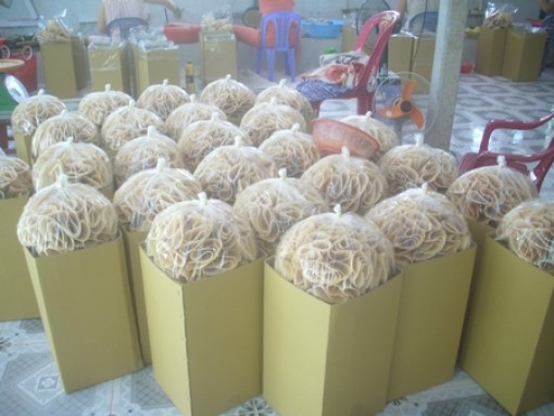 Vang danh bánh tráng giấy Tường Lộc