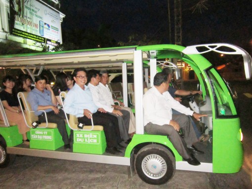 Khai trương xe điện du lịch ở Cần Thơ