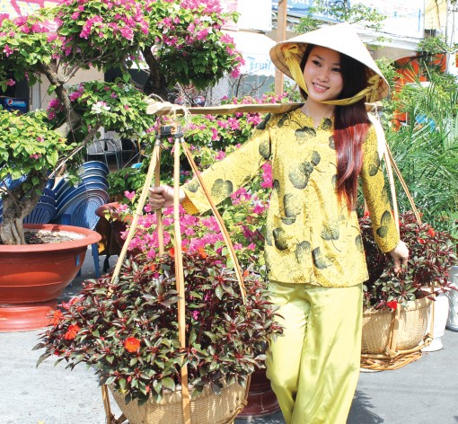 Văn hóa truyền thống - Trăm năm vẫn trẻ<br> Tha thướt Cần Thơ